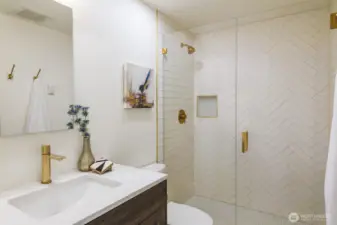 2nd Bathroom