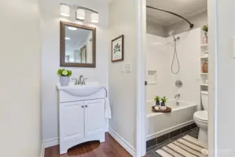 Primary en-suite bath with convenient separate vanity!