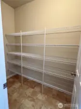 walking-in pantry