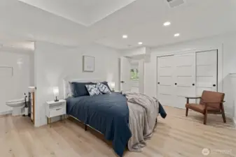 Downstairs Jr Suite w/ 3/4 bath.