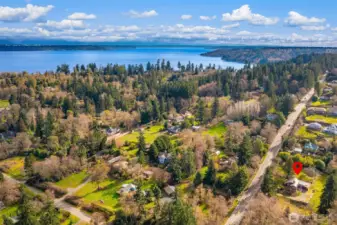 From the south end of the island, it's easy access to Mount Rainier!