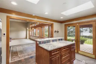 Great center island with lake views to enjoy.