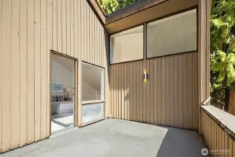 Private deck off upper level loft bedroom.