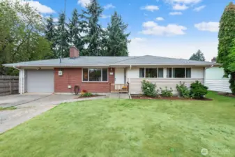 Welcome home to this Burien rambler!