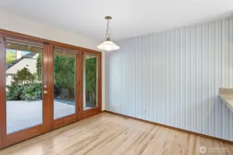 Kitchen w/Dining Nook