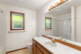Full Guest Bathroom