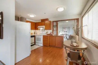 Dining & kitchen area