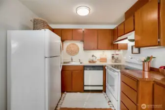 Nice big & bright kitchen