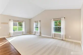 Spacious Living room