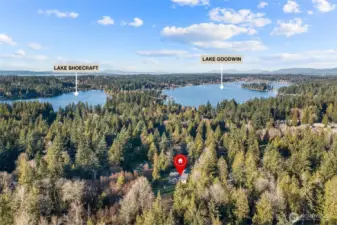 Minutes from Lake Goodwin and Lake Shoecraft