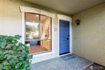 Convenient ground floor condo and entry