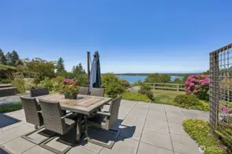 Dreamy spot for dining al fresco.