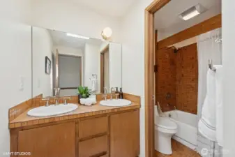Upper Level Full Bath