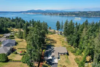his home offers an active view with Ferries, Boat coming and going to the Port Orchard and Bremerton Marinas.  Whales are seen in the summer months !