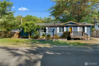 2 bedroom 2 bath Nahcotta Home!