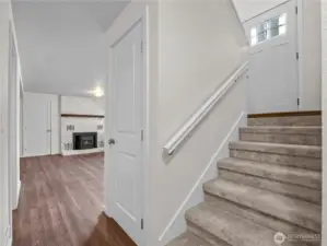 ds hallway living rm