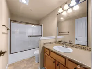 Primary en suite with great lighting