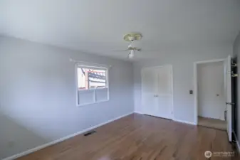 Nice to have ceiling fans in rooms that get extra sun (south facing room here).