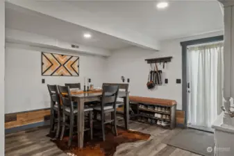 Dining area or convert to 2nd bedroom