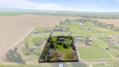 Nothing obstructs the Blue Mountain views to the southeast! (The property to the southeast is currently not buildable due to lack of legal ingress/egress. Buyer to confirm.)