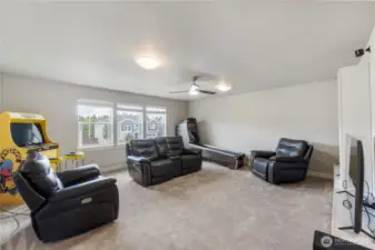 Upstairs Huge Bonus Room