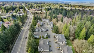 Easy access to major commuter routes, Paine Field, and Boeing