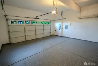 Garage (Interior View 1)