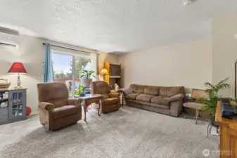 Great living room space for relaxing or entertaining