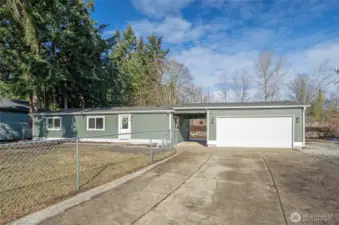 Stunningly Renovated Single-Story Home in a fabulous South Hill of Puyallup location! Just minutes to shopping/restaurants/ and stores - everything you would want at your fingertips!