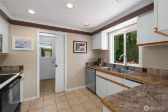 Walk-in pantry and Utility room connected to Kitchen.