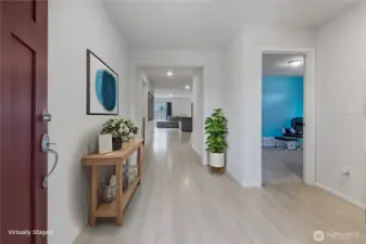 Entry - Virtually staged