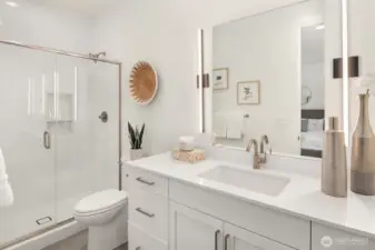 Upper Level En-Suite Guest Bath