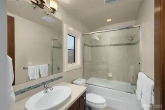 En-suite full bath