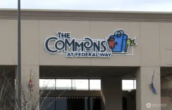 Lots of shopping/restaurants/favorite big box stores short hops away: Commons Mall at Federal Way, Marlene's Natural Foods & Deli, Trader Joes to name a few.  Fun restaurants, like The Mill, in Milton. Centrally located for full menu of eclectic shopping & dining choices in Auburn/Federal Way/Milton/Edgewood.