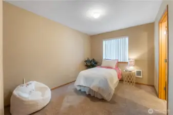 2nd primary w/full bath