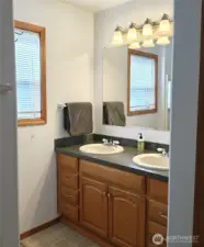 Second Bathroom located between the 2nd and 3rd bedrooms