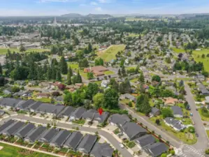 Residents gather for cribbage, mahjong, potlucks, dinners out, casino trips and brewery visits.