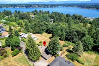 2 Blocks from Lake Stevens