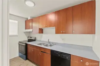 Kitchen - New Fridge & Range/Stove, Dishwasher & Blinds