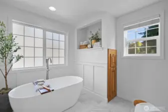 Primary bath tub