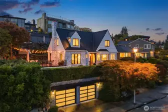 Sited on one of a handful of Magnolia streets with underground lighting. NO WIRES!!