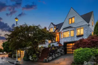 One original parking bay and two more bays reinforced with several steel beams. A true rarity.