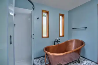 Amazing copper tub