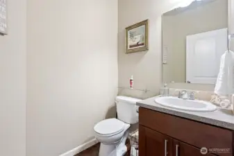 Mian floor 1/2 bath.