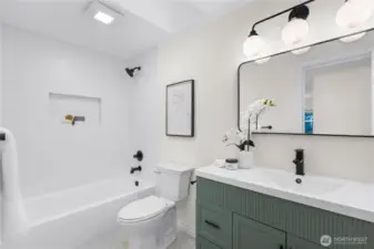 Full bathroom upstairs hall