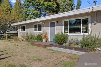 Beautifully updated Rambler in Edmonds