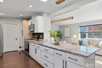 Open floor plan w/counter seating