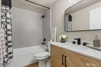 Hall full bathroom