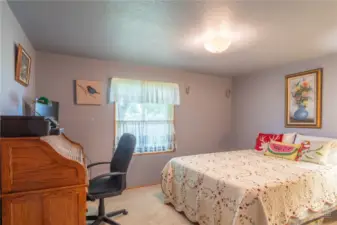 2nd bedroom