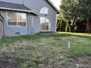 Unit A (Vacant) Backyard